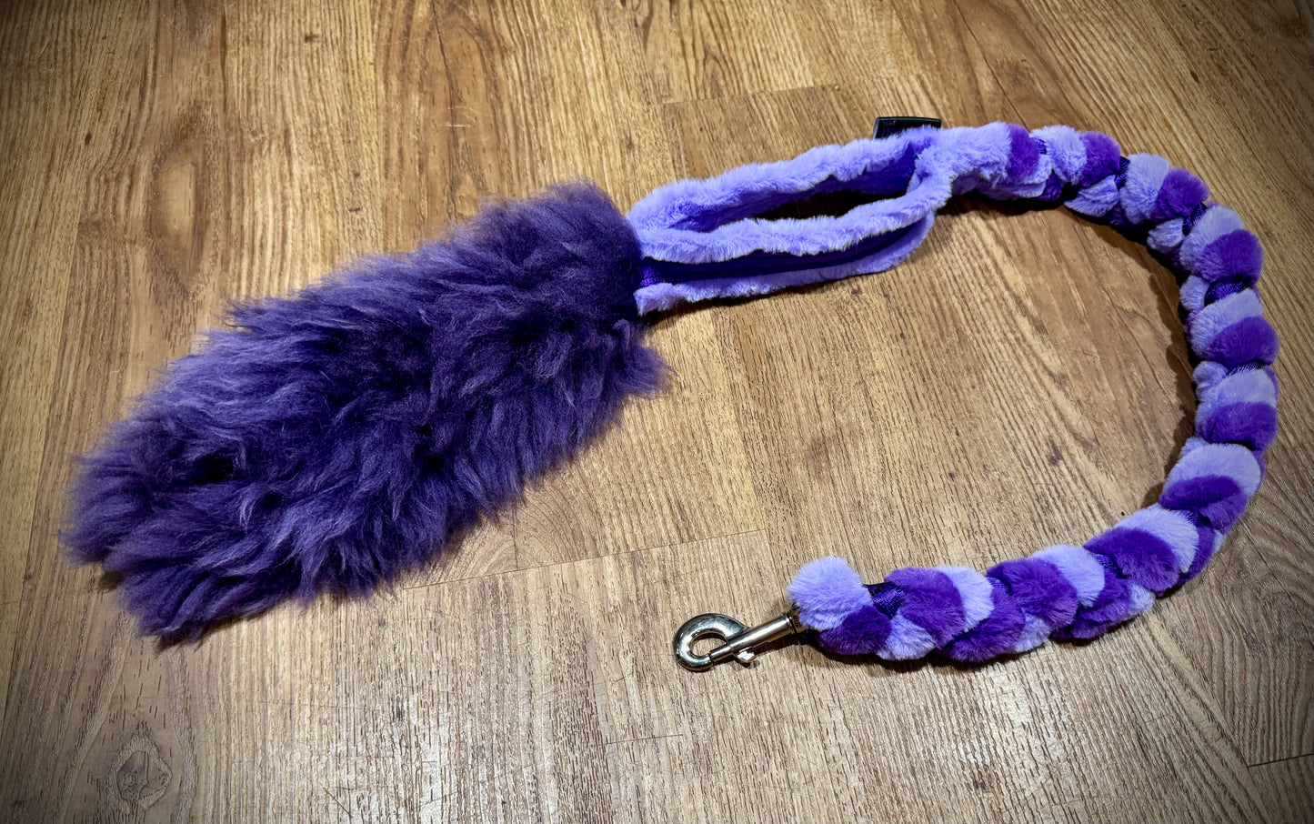 Sheepskin tuggy lead