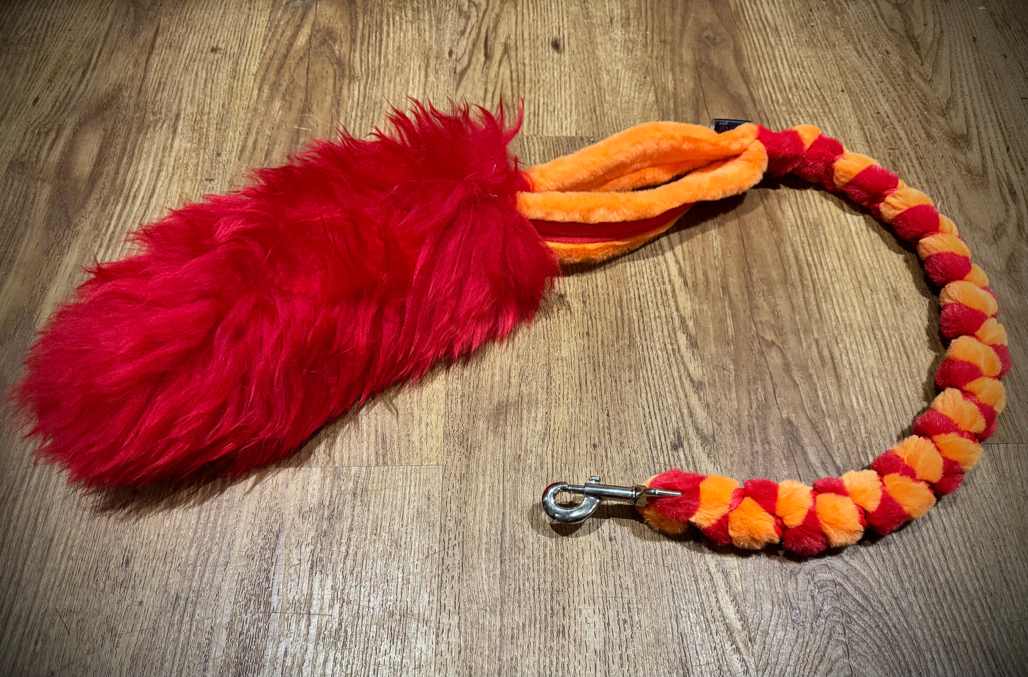 Sheepskin tuggy lead